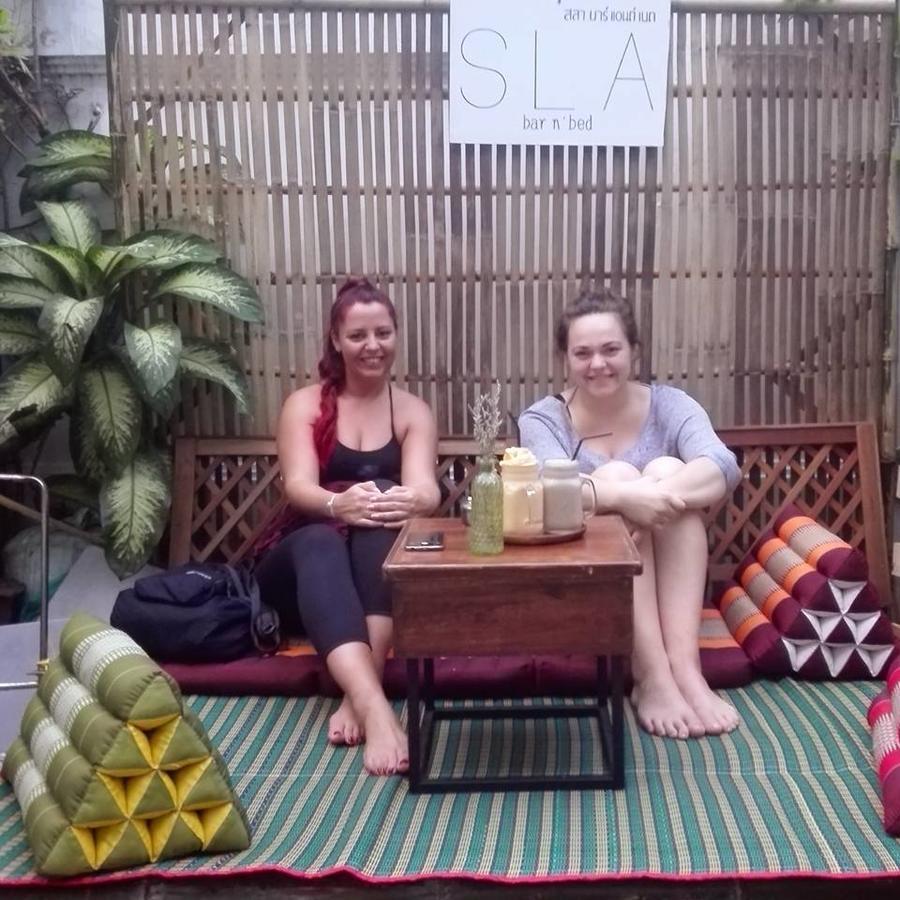 Sla Bar N'Bed Hostel Bangkok Exterior foto