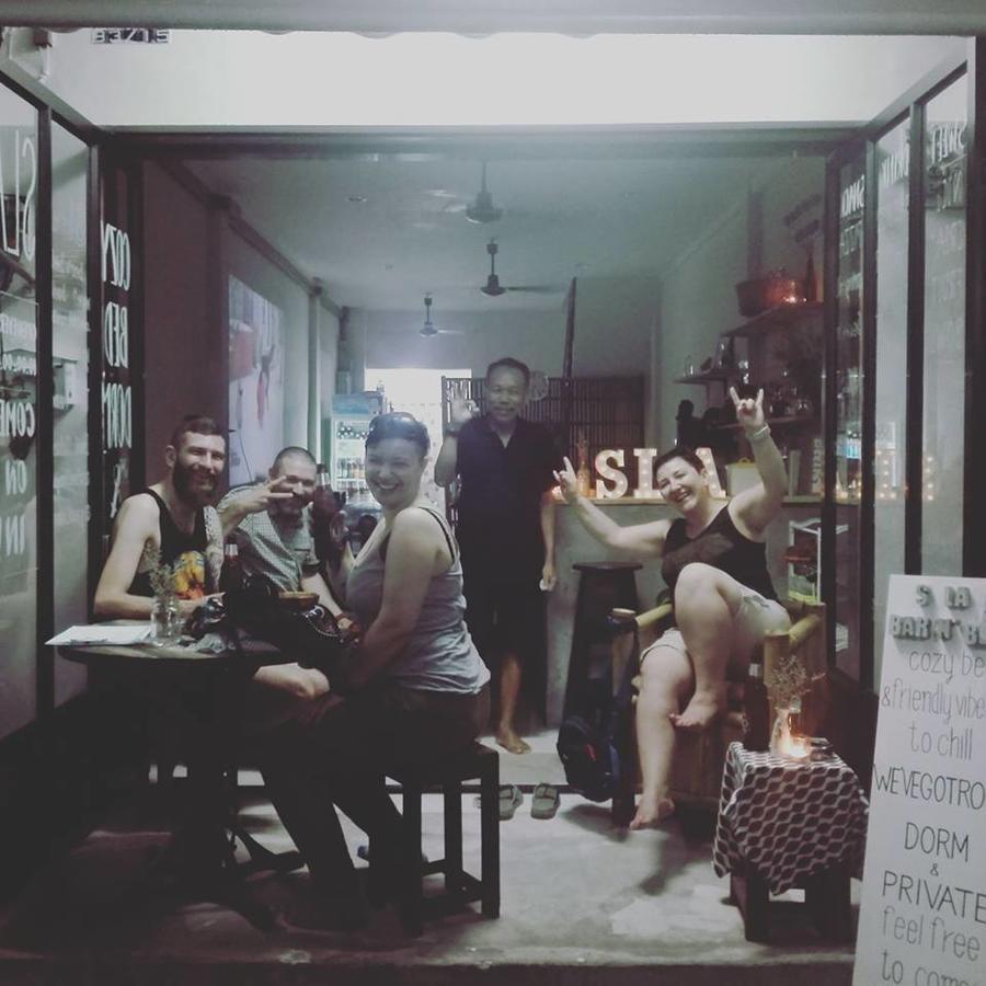 Sla Bar N'Bed Hostel Bangkok Exterior foto