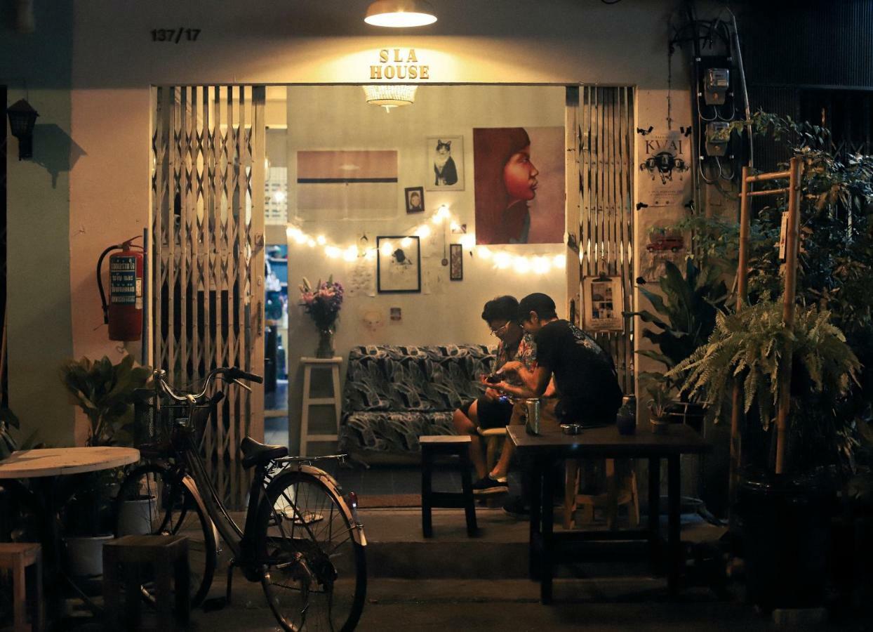 Sla Bar N'Bed Hostel Bangkok Exterior foto